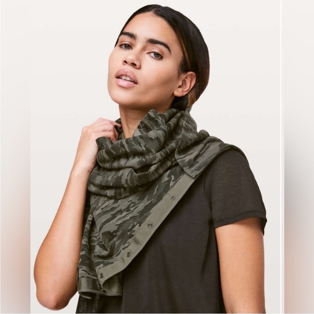 Lululemon vinyasa scarf - new